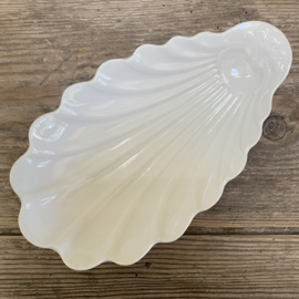 AW20111308 Old French porcelain serving dish stamped - Limoges France in beautiful condition! Size: 21.5 cm long / 12 cm cross section / +/- 3.5 cm high