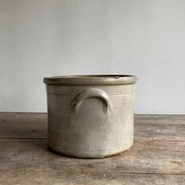 AW20111157 Rustic old French grès pottery pot in a low model in beautiful condition! Size: 17 cm. high / 21.5 cm. cross section