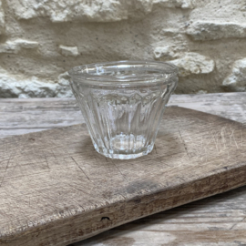 OV20111107 Antieke Franse confiturepot van mondgeblazen glas in prachtige staat! Afmeting: 8,5 cm hoog / +/- 10,5 cm doorsnede