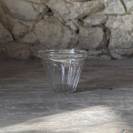 OV20111082 Antique French confiture jar made of mouth-blown glass in beautiful condition! Size: 8.5 cm high / 10 cm cross section