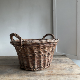 BU20110150 Old French rustic basket made of woven willow wicker in beautiful, weathered condition! Size: 44 cm cross section / 25 cm high