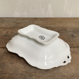 AW20110859 Antique serving dish stamp - P. Regout Maastricht - period: 1860-1880 in beautiful condition! Size: 30 cm. long (up to the handles) / 6.5 cm. high / 20.5 cm. cross section.