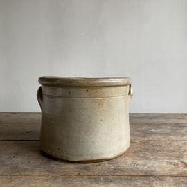 AW20111157 Rustic old French grès pottery pot in a low model in beautiful condition! Size: 17 cm. high / 21.5 cm. cross section
