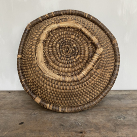 OV20110885 Large old French harvest basket of woven reed in beautiful condition! Size: 43.5 cm cross section / 15.5 cm high