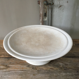 AW20110571 Old Belgian, beautifully buttered cake plate, in perfect condition! Size: 12 cm. high / 33.5 cm. cross section.