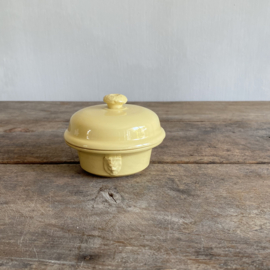 AW20110253 Old French paté jar in beautiful condition! Size: 6 cm. high / 10 cm. cross section.