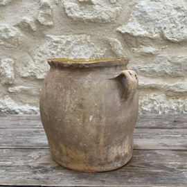 AW20111307 Old French pot with a beautiful yellow glazed interior and rim. For details, see photos for rim imperfections. Otherwise in beautiful condition! Dimensions: 23 cm high / 19 cm diameter