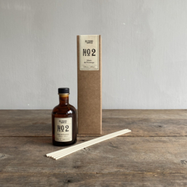 Diffuser no 2 Linen 100 ml glass bottle including set of reed sticks. Made in Provence, France