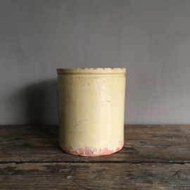 AW20110710 Old French confiture jar in soft yellow blind mark N.V. in beautiful condition! Size: 12.5 cm. high / 10.5 cm. cross section.