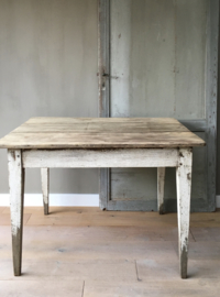 OV20110590 Old French farmer's table with drawer and patina in beautiful condition! Size: 1.03 m. wide / 70 cm. high / 79.5 cm. deep. Can be picked up or delivered for a fee.