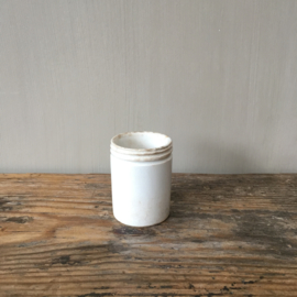 AW20110480 Beautiful small buttered French ointment jar stamp - Sarreguemines - in very nice condition! Dimensions: 5.5 cm. high / 4 cm. cross-section.