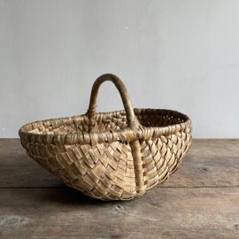 BU20110166 Old French harvest basket for mushrooms in beautiful condition! Size: 31.5 cm long / 22 cm wide / 11.5 cm high (up to handle) / 18.5 cm (including handle)