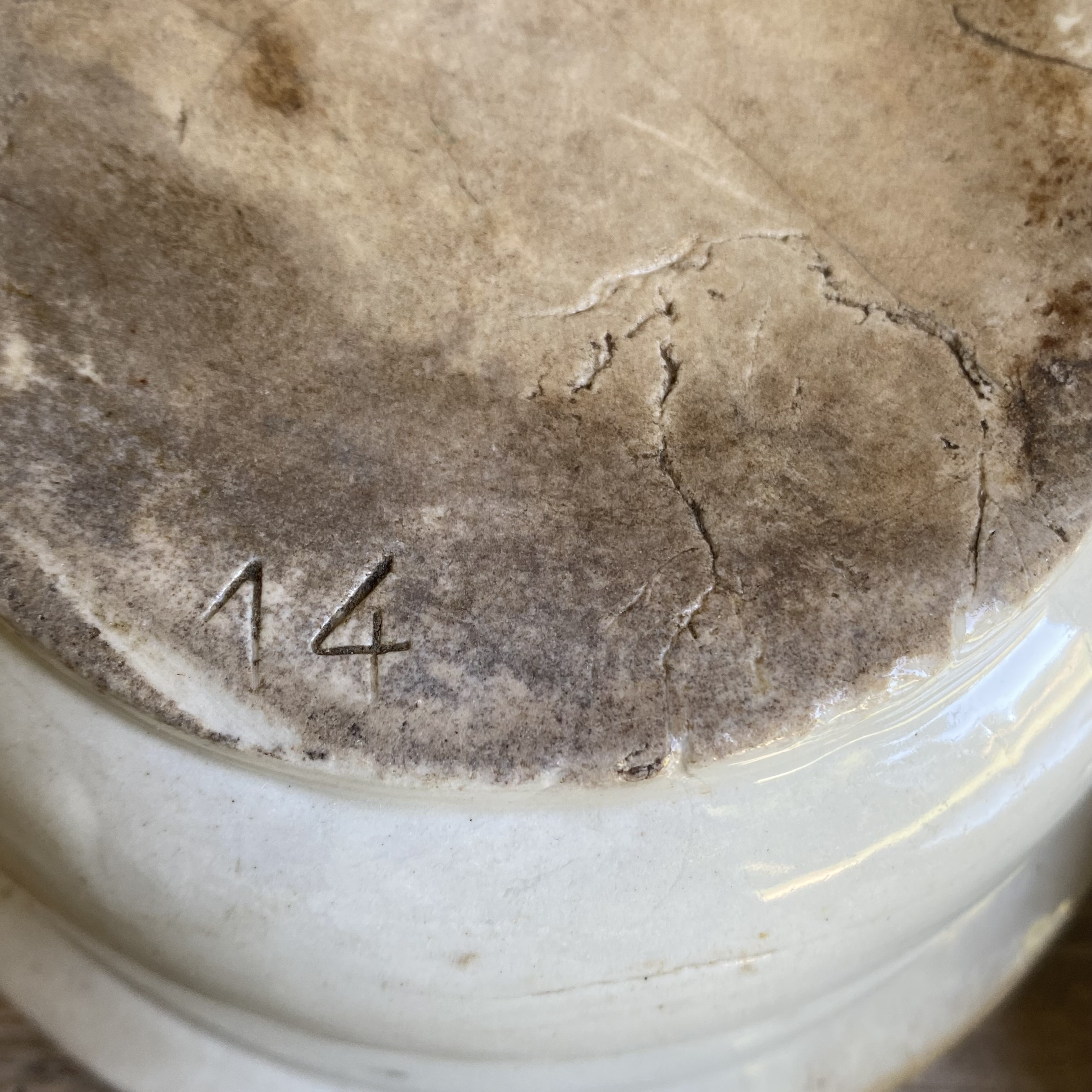 AW20111226 Antique French pâte pot with original lid in beautiful weathered and slightly stained condition! Size: 9 cm high / 6 cm cross section