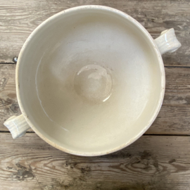 AW20111311 Large antique French tureen stamp - Opaque de Sarreguemines - period: 1875-1900 Cracked and in beautifully lightly buttered condition! Size: 17 cm high / 22 cm cross section