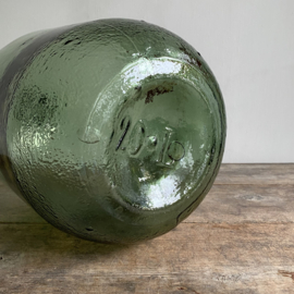 OV20111026(C) Large old French wine bottle with the traditionally turned neck and mouth-blown glass capacity: 20 liters in beautiful condition! Size: +/- 51 cm high / cross section (bottom): 22 cm Pick up only!