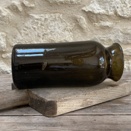OV20111077 Antique French cornichon or truffle jar made of mouth-blown glass in a beautiful deep dark green...in beautiful condition! Size: 27.5 cm high / 11 cm cross section (top) / 11 cm  cross section bottom