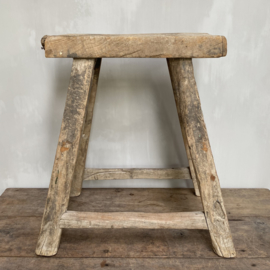 OV20110764 Old French wooden stool in beautiful gray weathered condition! Size: 54.5 cm. high / 44 cm. long / 21 cm. wide. Pickup only.