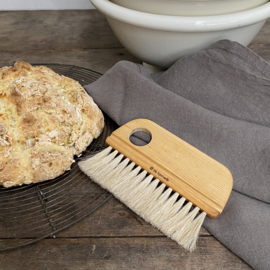 IH008 Iris Hantverk baker's brush made of oiled birch wood and horsehair