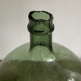 OV20111026(C) Large old French wine bottle with the traditionally turned neck and mouth-blown glass capacity: 20 liters in beautiful condition! Size: +/- 51 cm high / cross section (bottom): 22 cm Pick up only!