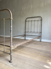 OV20110925 Old French wrought iron bed mattress size 90x200 in beautiful condition. Some olive green patina. Store pick up only or delivery within NL.