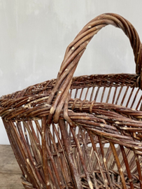 OV20110765 Large old French willow wicker harvest basket in beautiful condition! Size: 30 cm. high (to the handle) / 53.5 cm. long / 42 cm. cross section