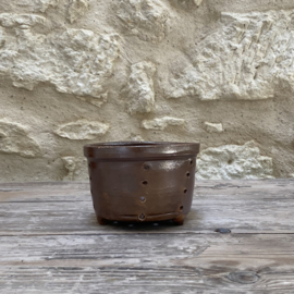 AW20111263 Oude Franse geitenkaas mal in prachtige staat! Afmeting: +/- 10 cm hoog /  14 cm doorsnede