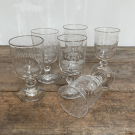 OV20110904 Set of 6 equal antique French - Souvenir de La Fête - glasses made of mouth-blown glass, period 19th century, in beautiful condition. Size: +/- 14 cm high / 6.5 cm cross section