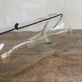 OV20110862 Grote antieke Franse visfuik van mond geblazen glas periode: 19de eeuw in prachtige staat! Afmeting:  37,5 cm. hoog / 15 cm. doorsnede.