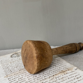 OV20110752 Old French wooden pestle, nicely aged.... Size: 19.5 cm. long / 8 cm. cross section