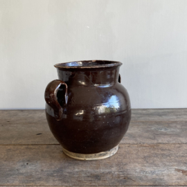 AW20111202 Antieke Franse confitpot in prachtig chocolade bruin en rustieke uitstraling...periode: 19de eeuw. In prachtige staat! Afmeting: 21,5 cm hoog /  16 cm doorsnede