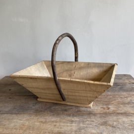 BU20110119 Old French wooden harvest basket used for picking grapes in beautiful condition! Size: 48 cm long / 17.5 cm high / 33 cm  wide