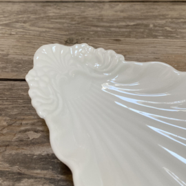 AW20111309 Old French serving dish in beautiful condition! Size: 23 cm long / 13 cm cross section / 3.5 cm high