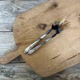 OV20111104 Old French salad serving set made of bone in beautiful condition! Size: 27 cm long.