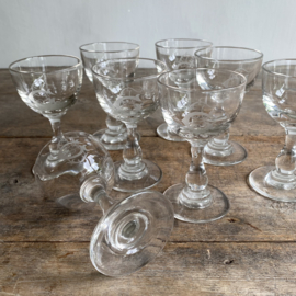 OV20110972 Set of 7 old French port or liqueur glasses made of beautiful thick glass with beautiful monogram - C F - All in beautiful condition! Size: 11.5 cm high / 6.5 cm cross section