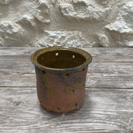 AW20111317 Old French tall cheese mold with a special green/ochre-yellow glazed interior in beautiful condition! Size: 11.5 cm high / 12 cm cross section