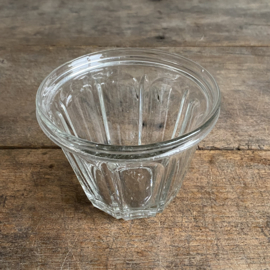 OV20111035 Antieke Franse confiturepot van mondgeblazen glas inhoudsaanduiding: 375 gram in prachtige staat! Afmeting: 8,5 cm hoog /  11 cm doorsnede