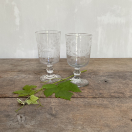 OV20110852 Set of 2 different antique French mouth blown occasion glasses - Souvenir de la Fête - period: 19th century in beautiful condition! Size: +/- 14 cm. high / 7 cm. cross section.