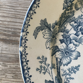 AW20111316 Set of 6 antique French deep plates stamped - Mésange Longwy period: 19th century in beautiful iron blue..some slightly stained, one minimal chip (see photo) otherwise in beautiful condition!  Size: 22,5 cm cross section.