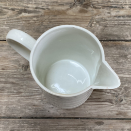 AW20111320 Large old French milk jug stamp - Céranord Saint Amand France - period: 1962. Minimal chip on the underside rim (see photo), otherwise in beautiful condition! Size: 18.5 cm high / 11.5 cm cross section