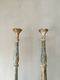 OV 20110711 Set of 2 old Swedish wooden candlesticks in beautiful condition! Size: 78 cm. high / base: 21 cm. diameter / top: 9 cm. cross section