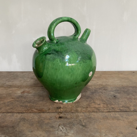 AW20110976 Antique southern French water pitcher in beautiful green and condition! Size: +/- 30 cm. high (up to the handle) / cross section: +/- 21.5 cm. (measured across the "belly")