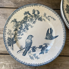 AW20111316 Set of 6 antique French deep plates stamped - Mésange Longwy period: 19th century in beautiful iron blue..some slightly stained, one minimal chip (see photo) otherwise in beautiful condition!  Size: 22,5 cm cross section.