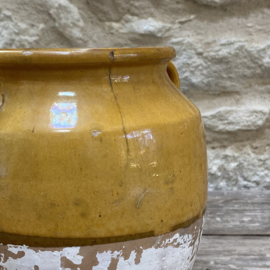 AW20111310 Small antique French confit pot Period: 19th century. Has a stable hairline crack (see photos for details), otherwise in beautiful condition! Size: 21.5 cm high / 13 cm cross section