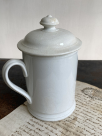 AW20110882 Antique Dutch syrup jug stamp - Petrus Regout & Co. Maastricht - period: 1892-1900. In perfect, lightly buttered condition! Size: 15 cm. high (up to handle) / 8 cm. cross section.