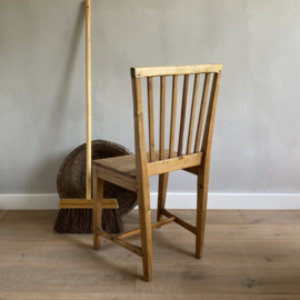 OV20110654 Antique Swedish chair in beautiful sober style .... and perfect condition! Size: 83 cm. high / 40 cm. wide / 41.5 cm. high (to seat) Pick up only!