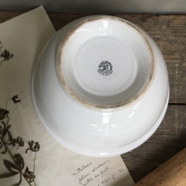 AW20110763 Old classic batter bowl stamp - Société Céramique made in Holland - period: 1900-1957. Has some signs of wear on the bottom, but otherwise in beautiful condition! Dimensions: 25.5 cm. cross section  / 13.5 cm. high.