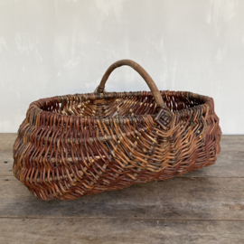 BU20110120 Old French harvest basket made of willow  in beautiful condition! Size: 43 cm. long / 20 cm. long high (to handle) / 31 cm. cross section