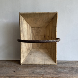 BU20110119 Old French wooden harvest basket used for picking grapes in beautiful condition! Size: 48 cm long / 17.5 cm high / 33 cm  wide