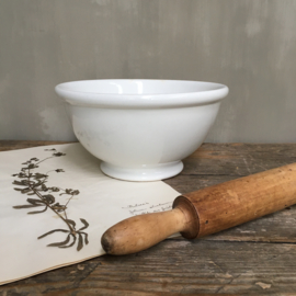 AW20110763 Old classic batter bowl stamp - Société Céramique made in Holland - period: 1900-1957. Has some signs of wear on the bottom, but otherwise in beautiful condition! Dimensions: 25.5 cm. cross section  / 13.5 cm. high.