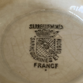 AW20111013 Large antique French café au lait bowl stamp - Sarreguemines et Digion - period: from 1920. In beautiful, lightly buttered condition! Size: 16.5 cm. cross section / 8 cm. high.